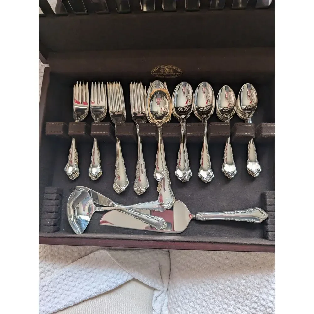 DRESDEN ROSE, REED & BARTON! ANTIQUE SILVER PLATE FLATWARE SERVICE FOR 12! 67 PC